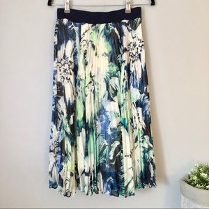 Floral Pleated Skirt l M